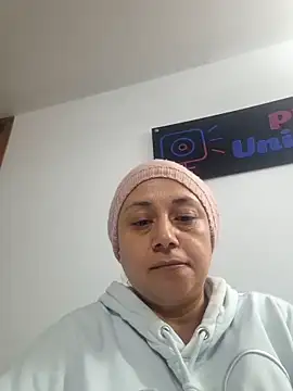 Caroline belle online show from 11/08/25, 03:07