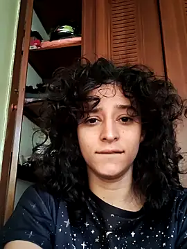 Juliet 1  online show from 11/28/25, 01:14