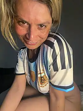 Romy-R-O online show from 07/04/26, 02:40