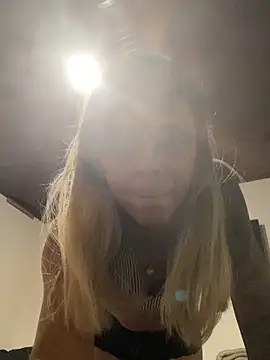 sabrinaneves online show from 10/30/25, 07:14