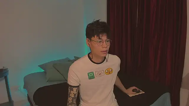 estmonnn online show from 12/02/25, 11:23