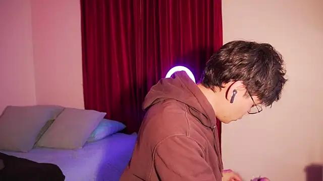 estmonnn online show from 04/07/26, 12:33