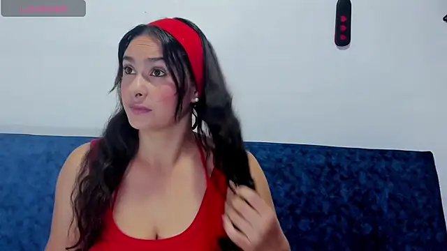 Isa-Giraldo online show from 04/17/26, 01:25