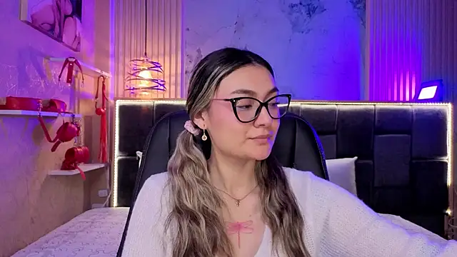 Im-Lola online show from 12/20/25, 08:38