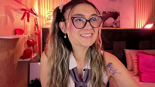 Im-Lola online show from 02/23/26, 09:12