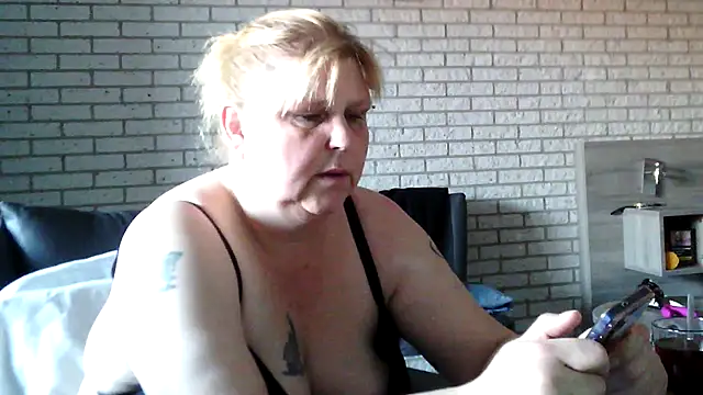 Sylviastar46 online show from 04/09/26, 08:42