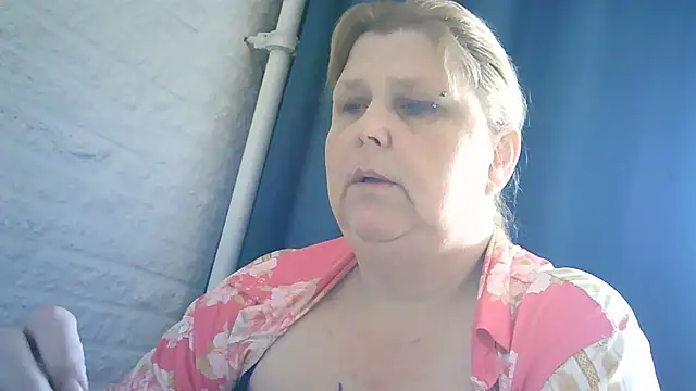 Sylviastar46 online show from 04/17/26, 07:44