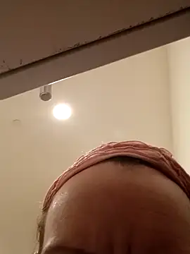 Karebearz1 online show from 11/28/25, 08:22