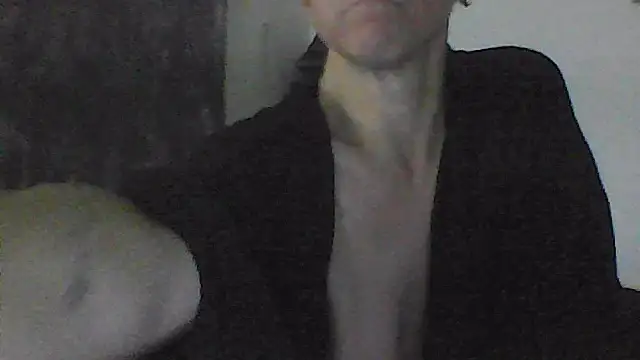 Karebearz1 online show from 04/16/26, 11:33