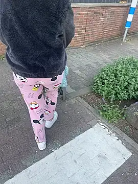 Teeny-Slut18 online show from 04/28/26, 04:56