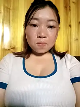 julybe online show from 02/18/26, 10:44