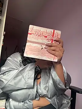 Snapshot of kennedylorel chatting on 10/31/25, 08:15 kennedylorel online show from 10/31/25, 08:15