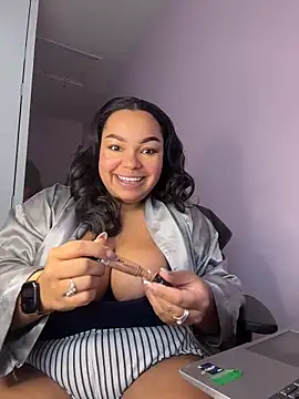 Snapshot of kennedylorel chatting on 11/04/25, 01:54 kennedylorel online show from 11/04/25, 01:54