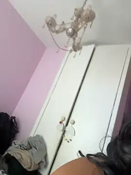 Snapshot of kennedylorel chatting on 11/20/25, 01:22 kennedylorel online show from 11/20/25, 01:22