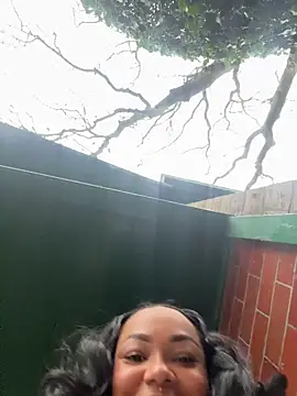 Snapshot of kennedylorel chatting on 12/18/25, 12:33 kennedylorel online show from 12/18/25, 12:33