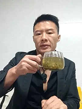 Snapshot of tian7788 chatting on 11/19/25, 06:57 tian7788 online show from 11/19/25, 06:57