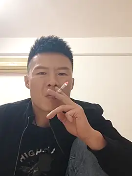 Snapshot of tian7788 chatting on 11/26/25, 01:34 tian7788 online show from 11/26/25, 01:34