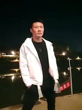 Snapshot of tian7788 chatting on 12/18/25, 02:23 tian7788 online show from 12/18/25, 02:23