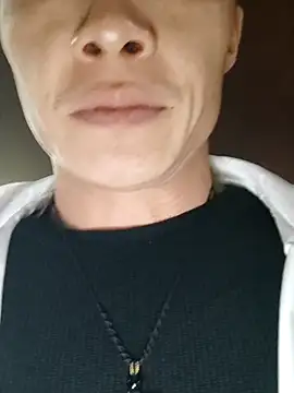 Snapshot of tian7788 chatting on 12/19/25, 02:35 tian7788 online show from 12/19/25, 02:35