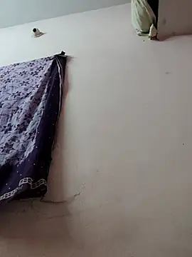 Snapshot of pujapujarrrr chatting on 11/06/25, 08:10 pujapujarrrr online show from 11/06/25, 08:10