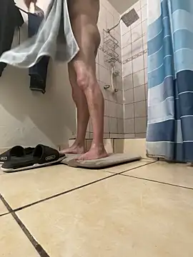 ezrah23 online show from 04/13/26, 06:52