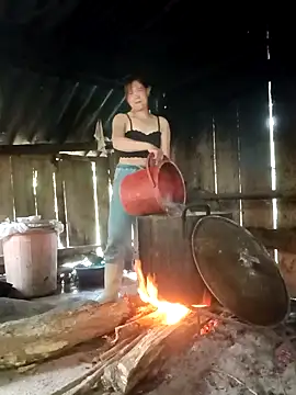 Snapshot of -Lana-123 chatting on 11/16/25, 01:44 -Lana-123 online show from 11/16/25, 01:44