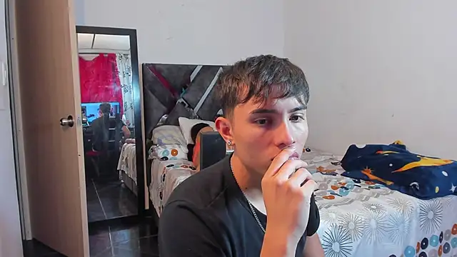 Snapshot of MollyandFher chatting on 11/22/25, 03:27 MollyandFher online show from 11/22/25, 03:27