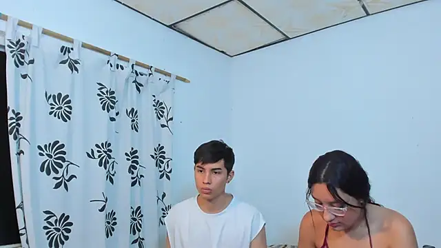 Snapshot of MollyandFher chatting on 12/18/25, 10:16 MollyandFher online show from 12/18/25, 10:16