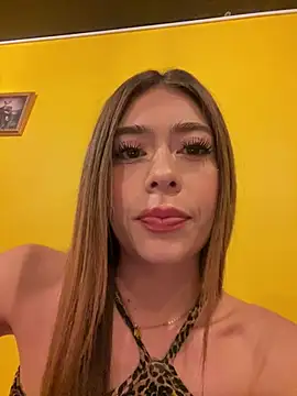 EmmilyClark online show from 04/05/26, 10:01