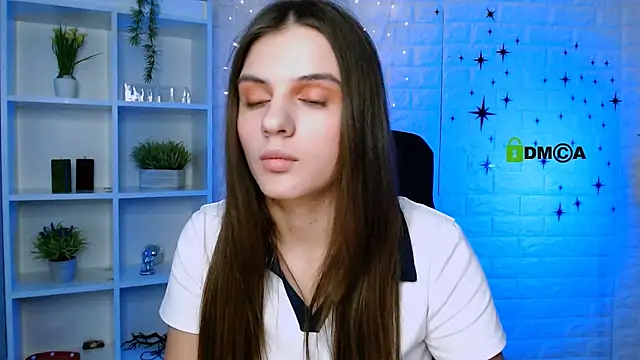 lisa dark  online show from 06/03/26, 09:45