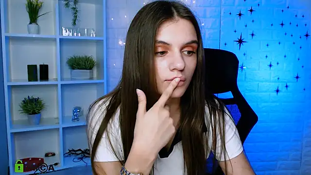 lisa dark  online show from 06/03/26, 02:33