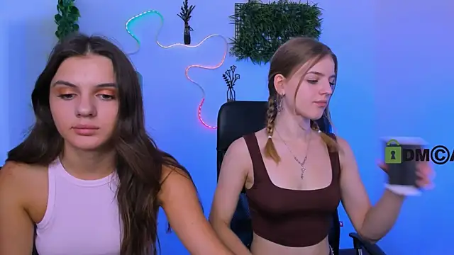 lisa dark  online show from 07/27/26, 12:12