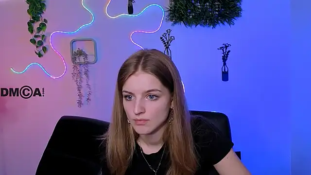 lisa dark  online show from 07/30/26, 09:19