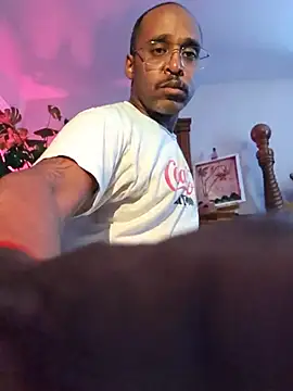 TraddyZaddy online show from 06/25/26, 05:17