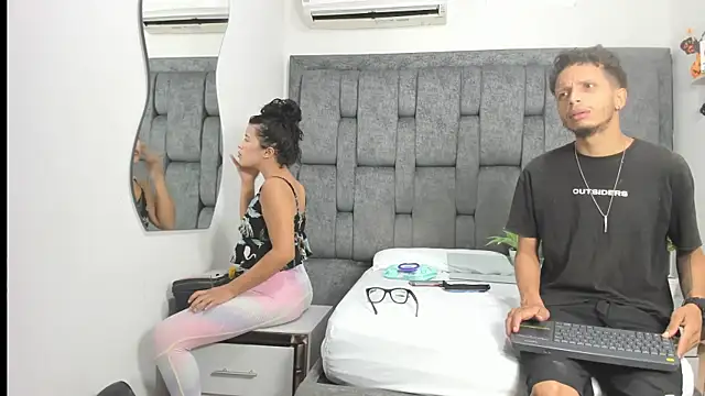 DamianandEva online show from 11/21/25, 12:26