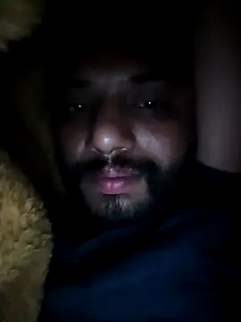 Snapshot of Advance01 chatting on 11/10/25, 09:25 Advance01 online show from 11/10/25, 09:25