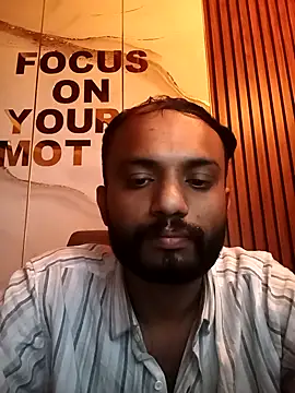 Snapshot of Advance01 chatting on 11/14/25, 06:39 Advance01 online show from 11/14/25, 06:39