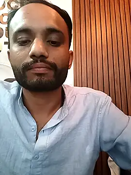 Snapshot of Advance01 chatting on 11/17/25, 08:03 Advance01 online show from 11/17/25, 08:03