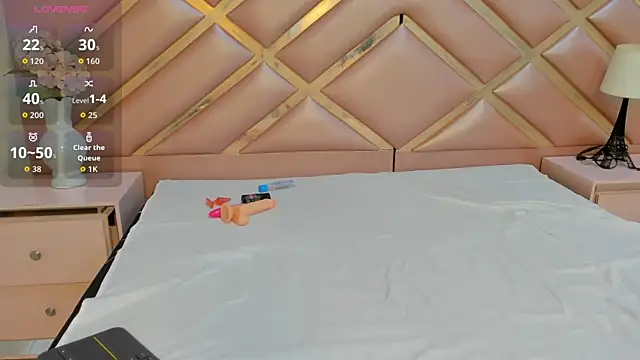 Snapshot of TiffanyBeckerr chatting on 11/14/25, 07:45 TiffanyBeckerr online show from 11/14/25, 07:45