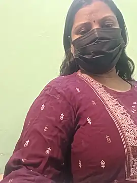 Snapshot of tamil_Nithya_J chatting on 06/05/26, 09:04 tamil Nithya J online show from 06/05/26, 09:04