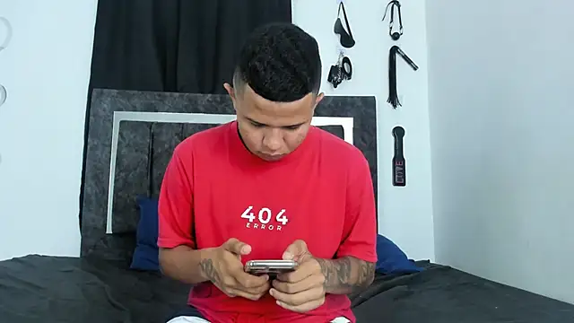 Snapshot of Steven19_LatinBoy chatting on 11/08/25, 11:43 Steven19 LatinBoy online show from 11/08/25, 11:43