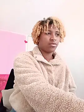 EvonyFoxxx online show from 04/07/26, 09:37