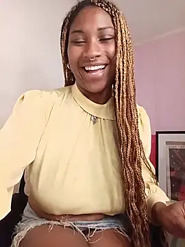 EvonyFoxxx online show from 07/05/26, 04:19