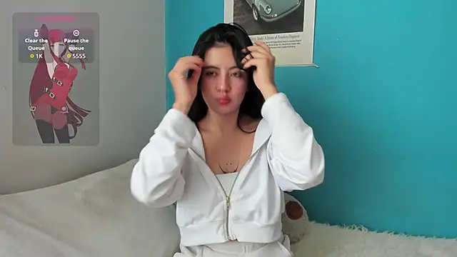 Snapshot of -EMILY_SWAN- chatting on 11/14/25, 09:02 -EMILY SWAN- online show from 11/14/25, 09:02