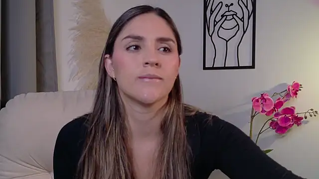 VictoriaNova  online show from 04/17/26, 01:14