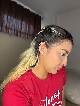 Elina Hills online show from 04/16/26, 09:39