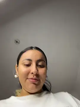 Elina Hills online show from 07/11/26, 07:16