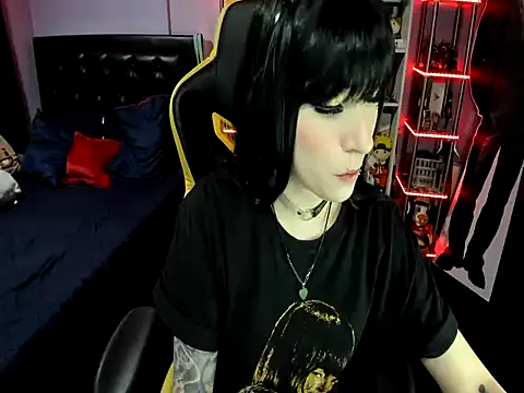 Yummy dark online show from 10/30/25, 06:04