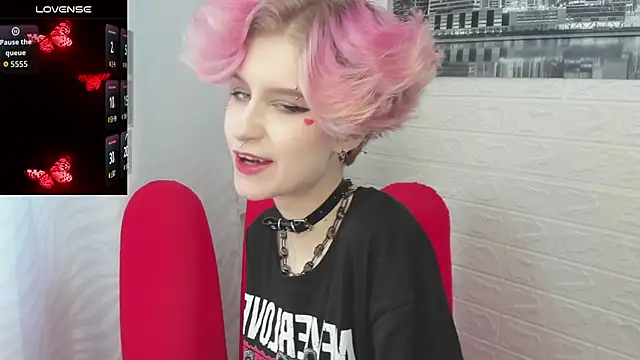 Angel Julles online show from 04/18/26, 03:21