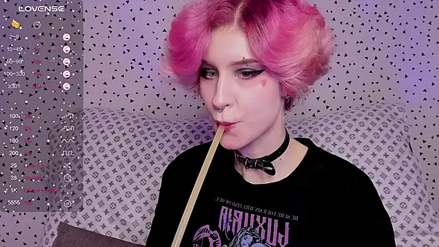 Angel Julles online show from 05/31/26, 05:09